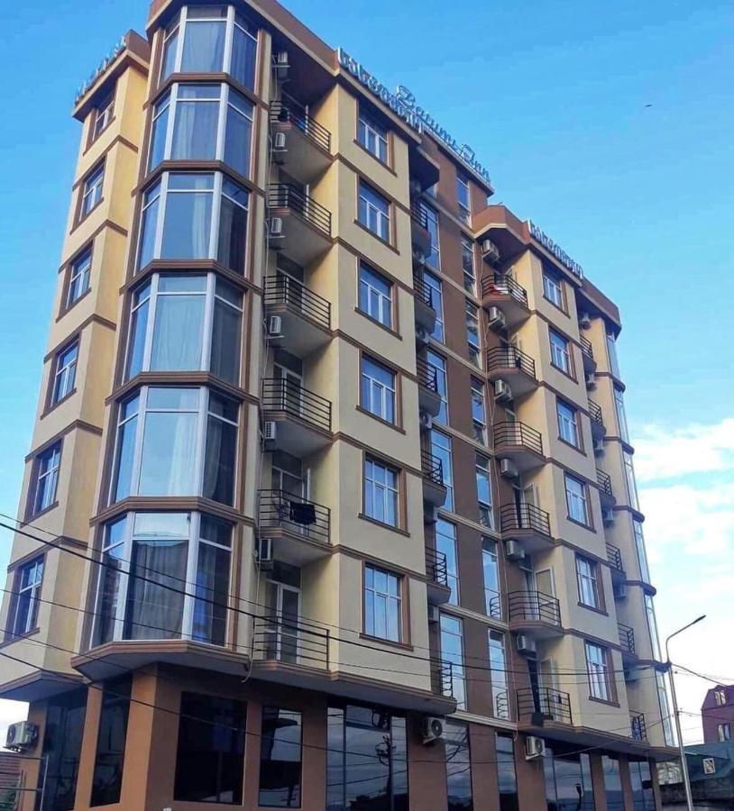 Hotel Batumi Inn Exterior photo