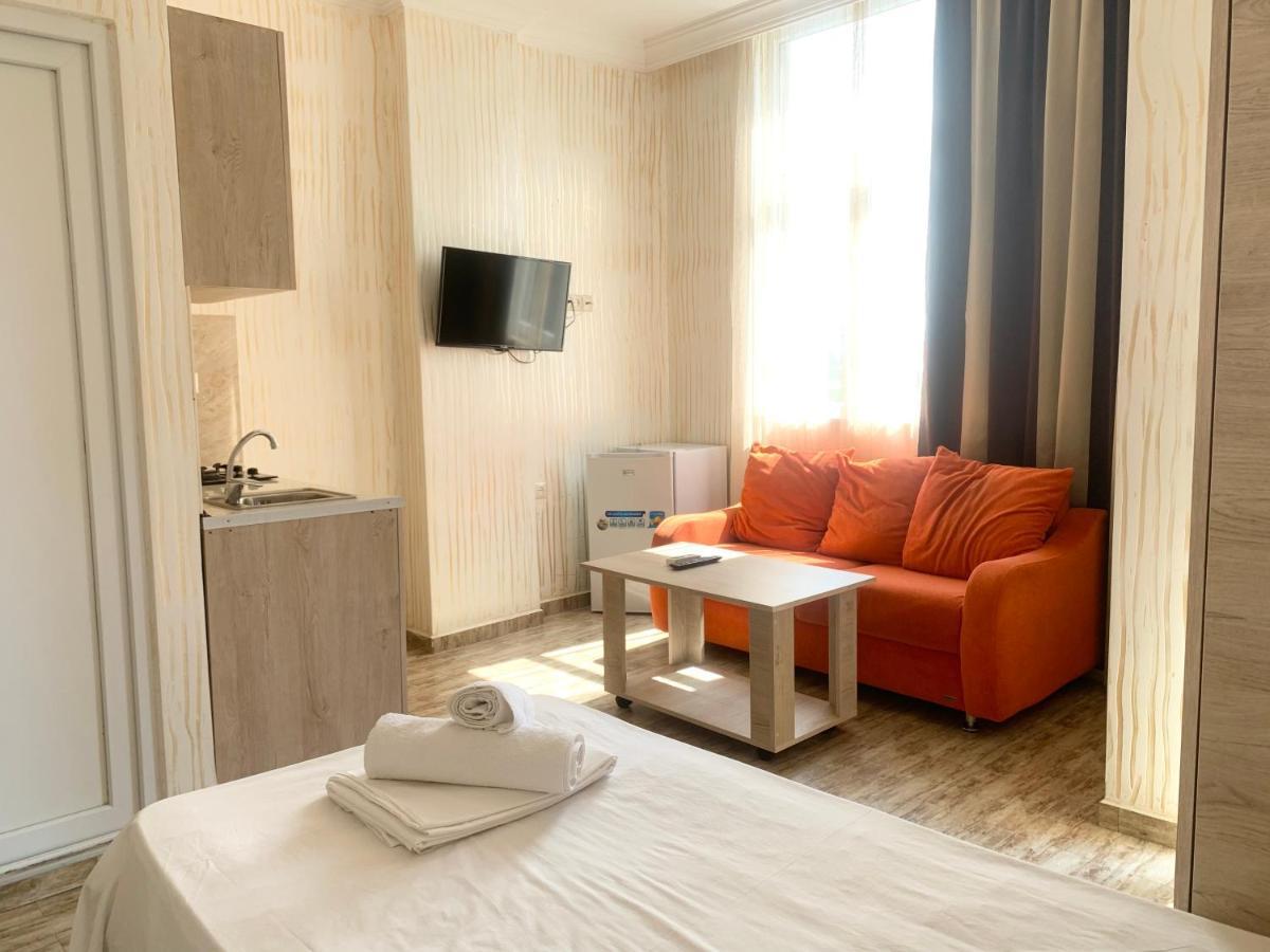 Hotel Batumi Inn Exterior photo